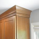 kitchen cabinet with crown molding