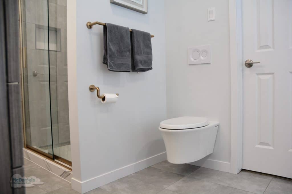 bath design with wall hung toilet